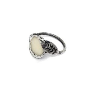 Anillo "Hojas de vida" con leche materna