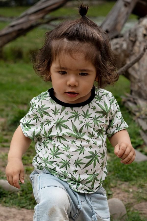 Polo manga corta Hojas blanco (con broche)